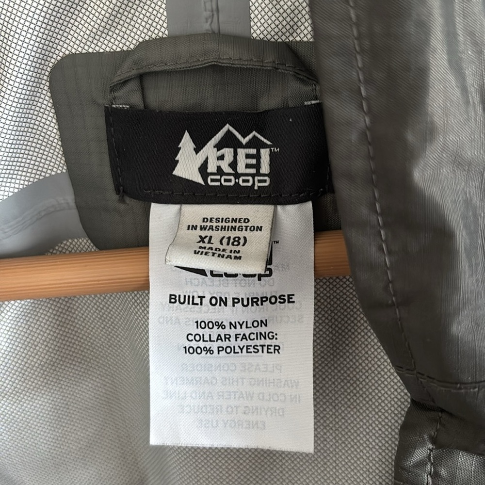 Boys REI Waterproof Windbreaker Jacket - Picture 7 of 7